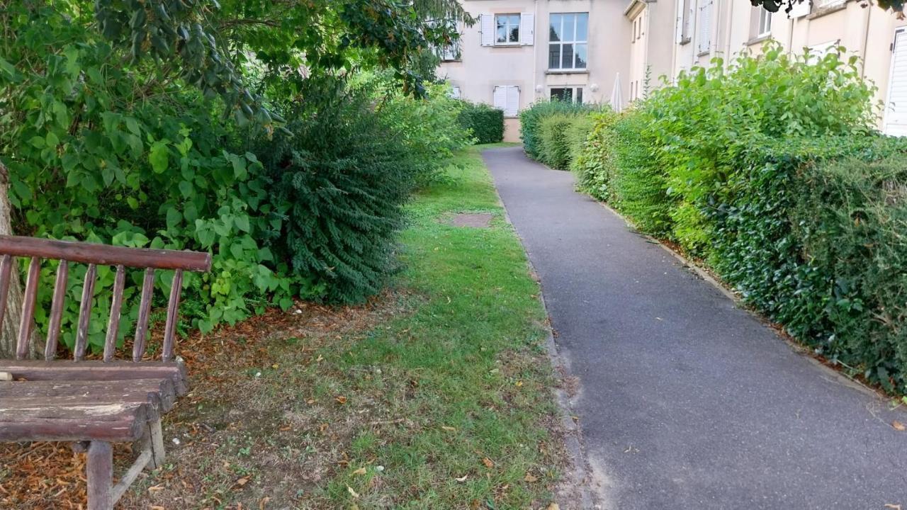 Appartement Cosy - Disneyland & Villages Nature Villeneuve-Saint-Denis Экстерьер фото